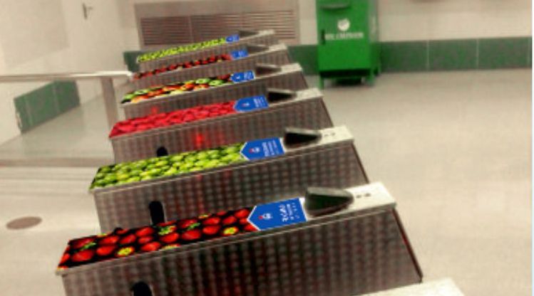 Новый вид рекламы  в Минском метро - на турникетах! - Фото 1